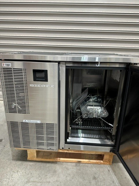 Skope Pegasus PG100HC 1 Door Undercounter Fridge