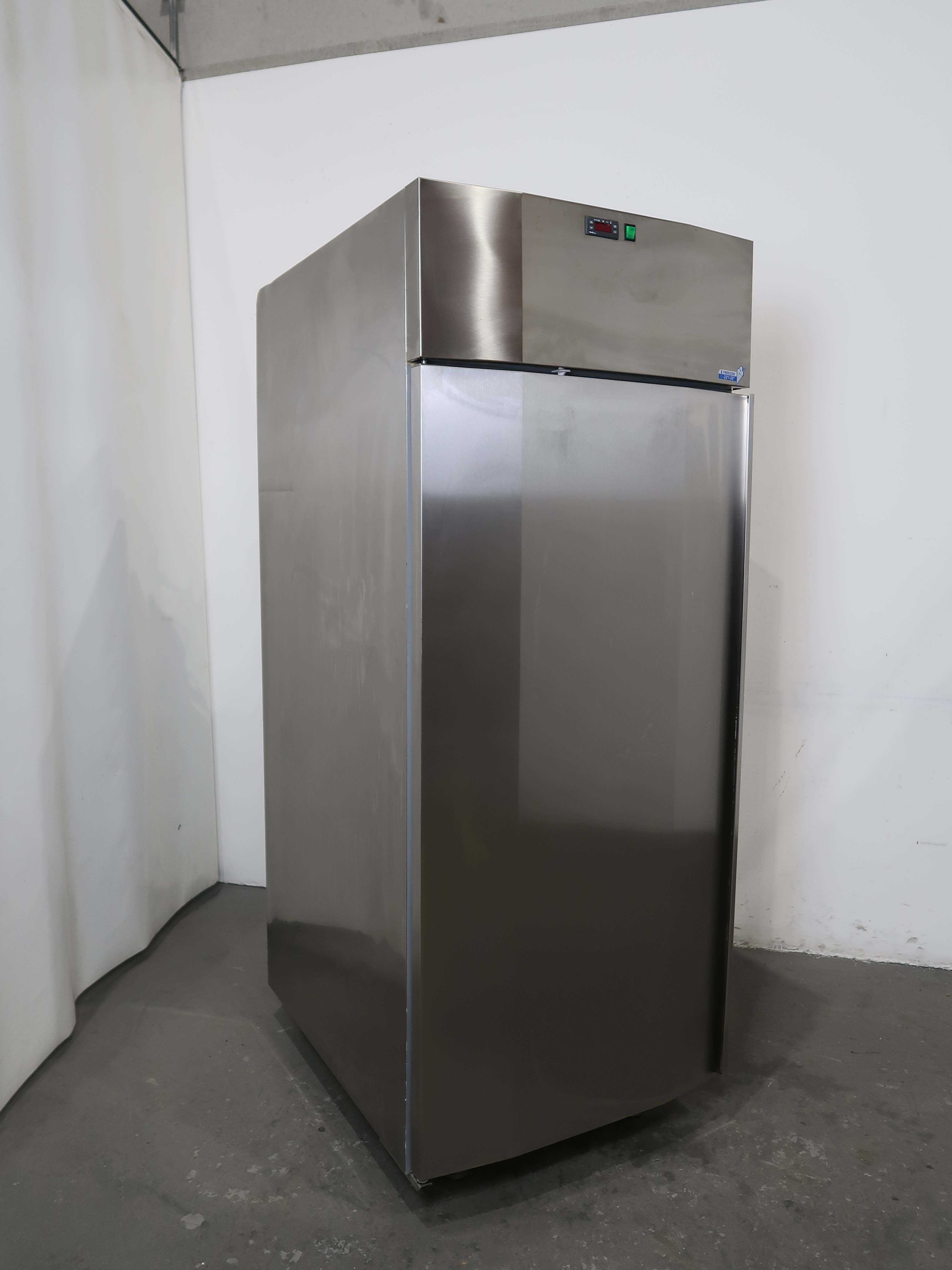 Longoni XGN 900 - Upright Freezer (4)