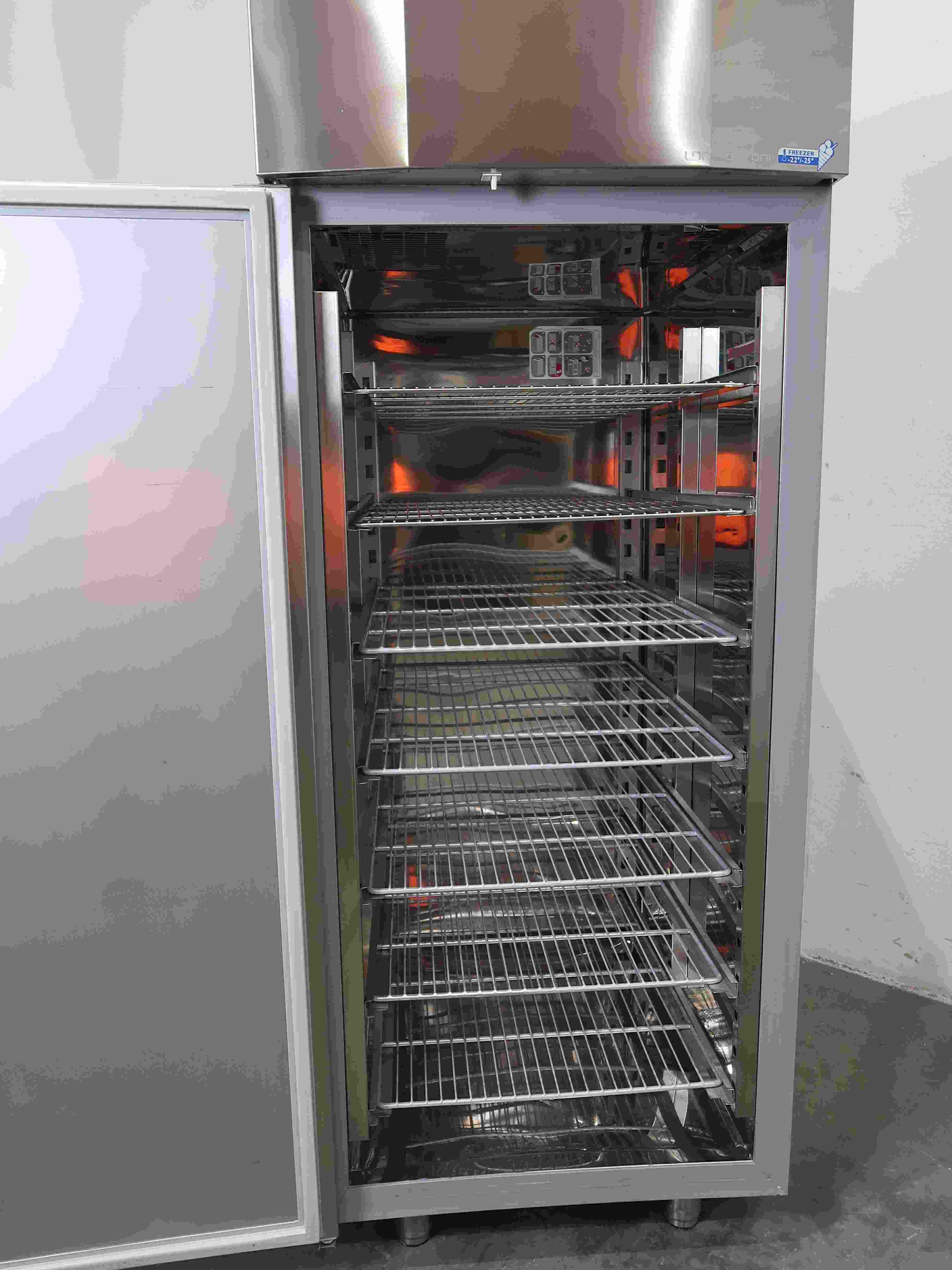 Longoni XGN 900 - Upright Freezer (5)