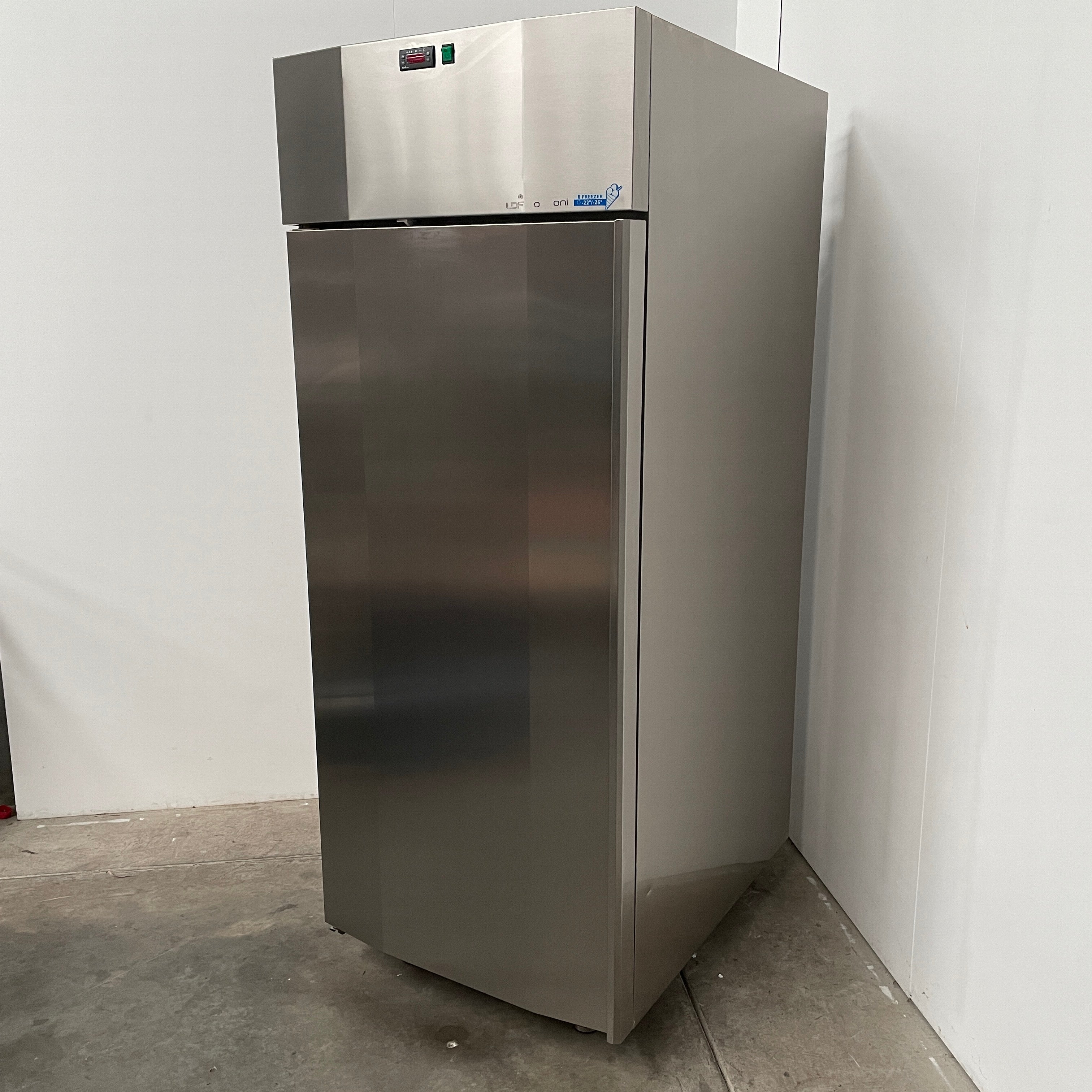 Longoni XGN 900 - Upright Freezer (3)