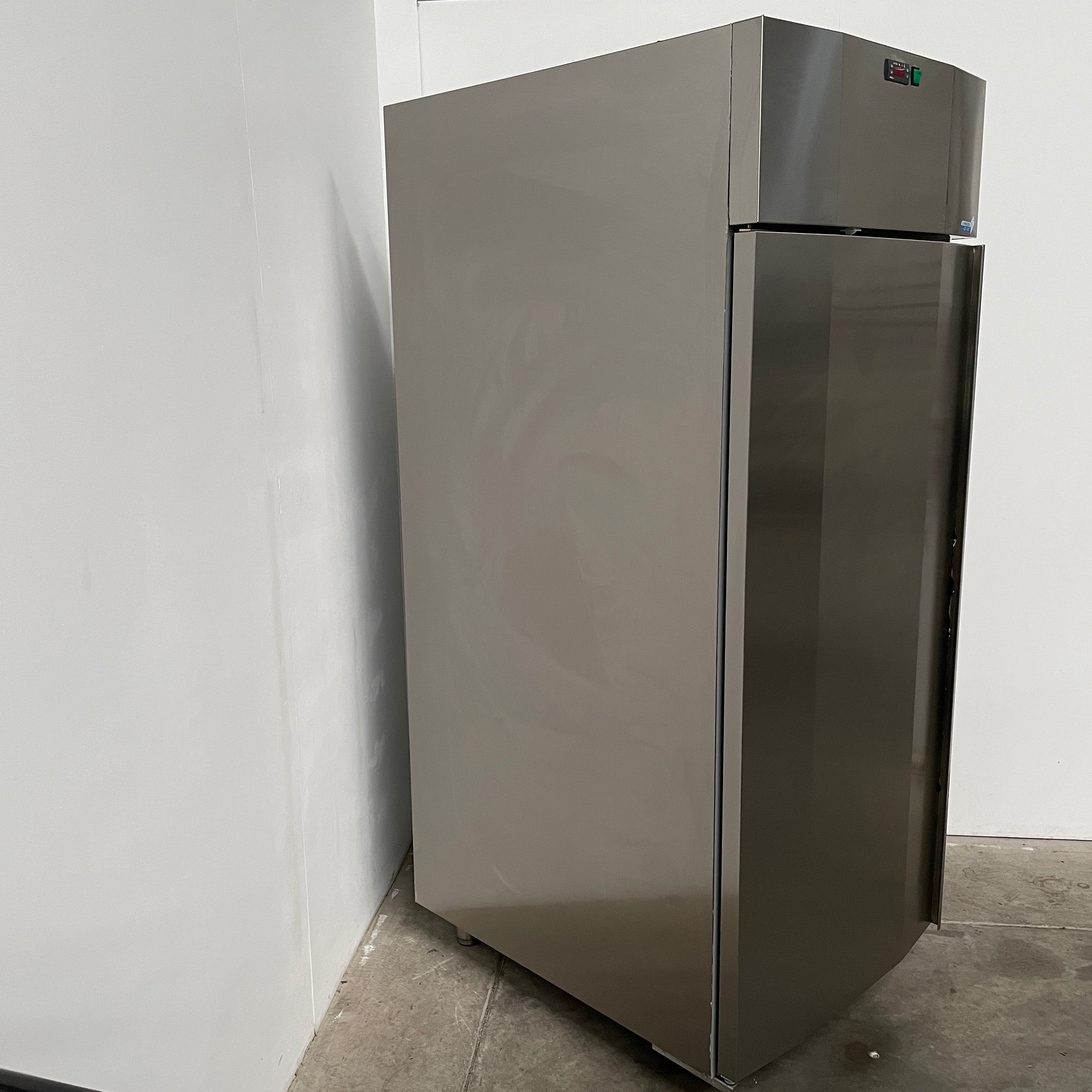 Longoni XGN 900 - Upright Freezer (4)