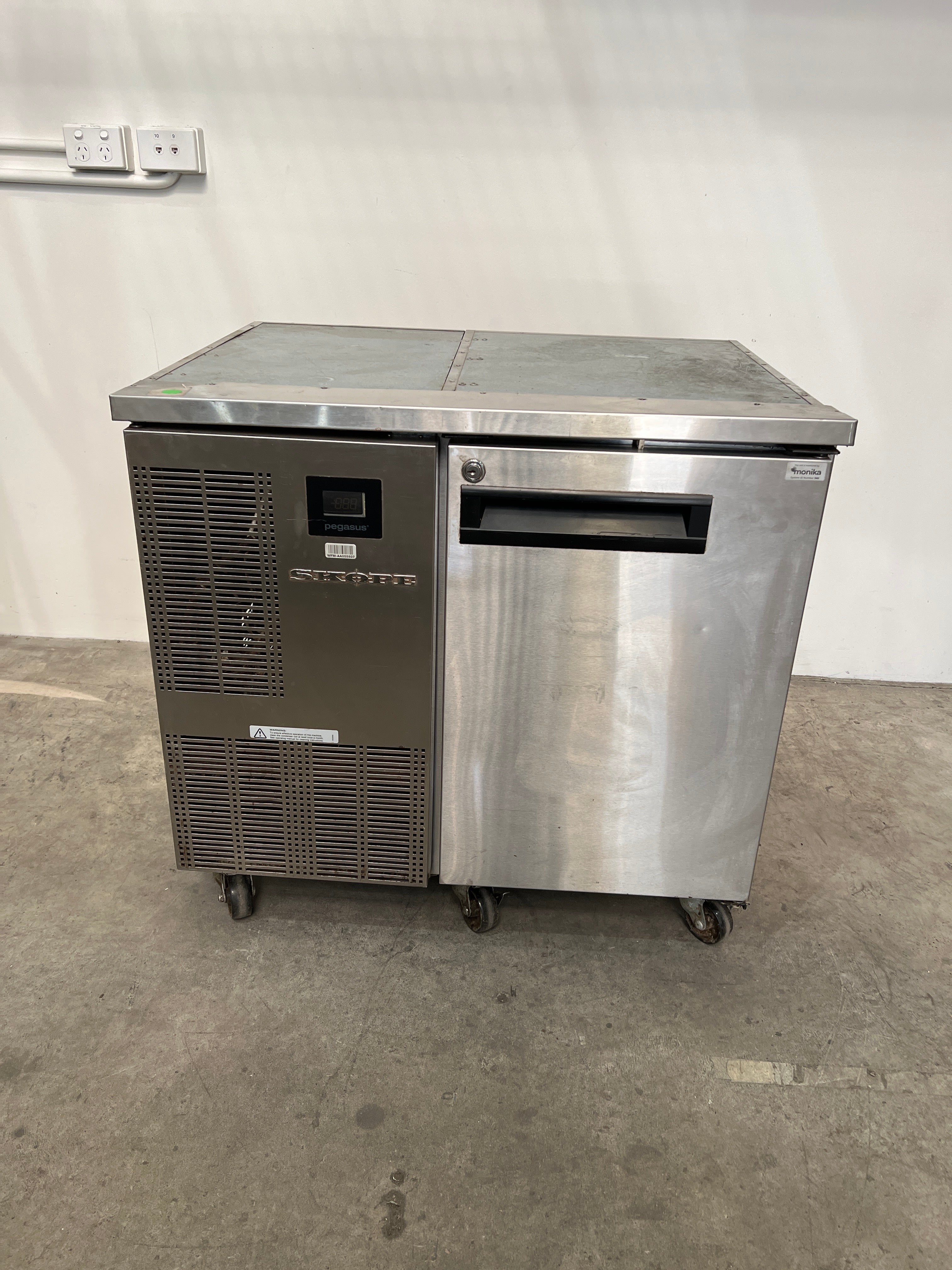 Thumbnail - Skope PG100HC-2 Single Solid Door Undercounter Fridge