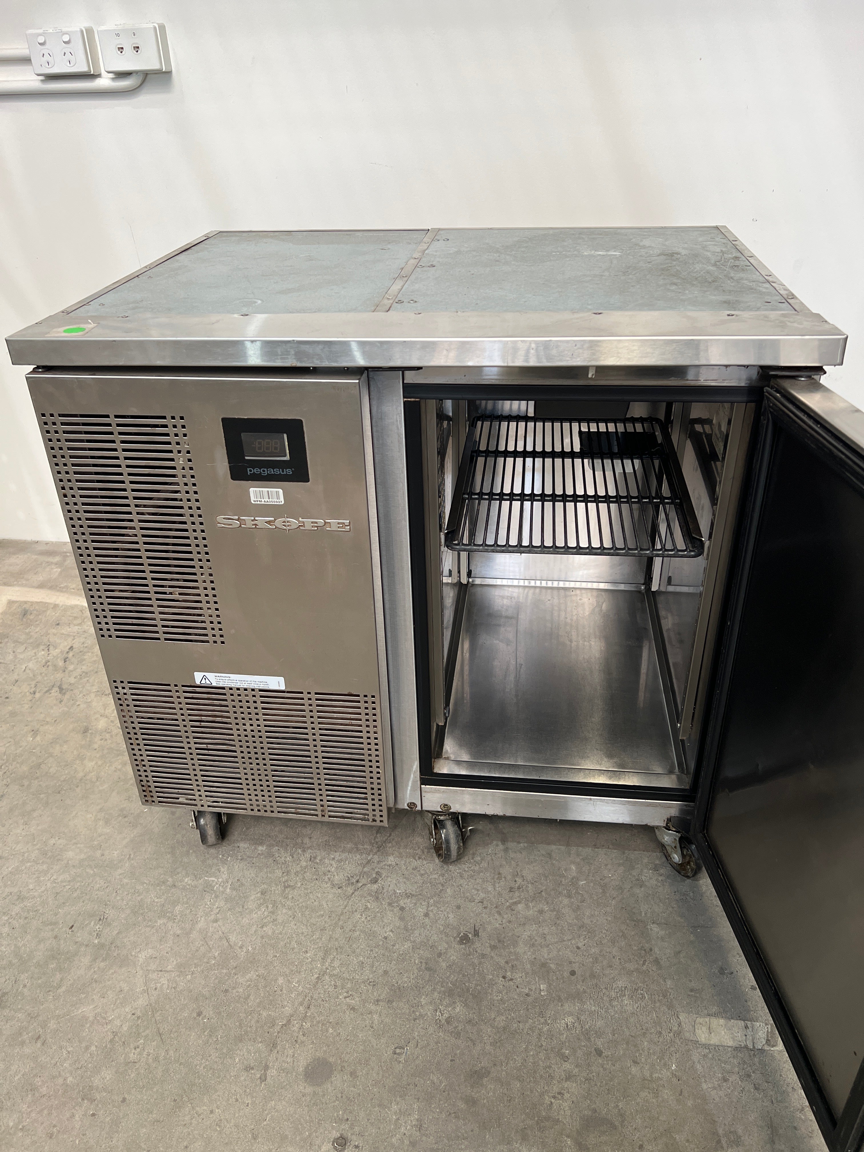 Thumbnail - Skope PG100HC-2 Single Solid Door Undercounter Fridge
